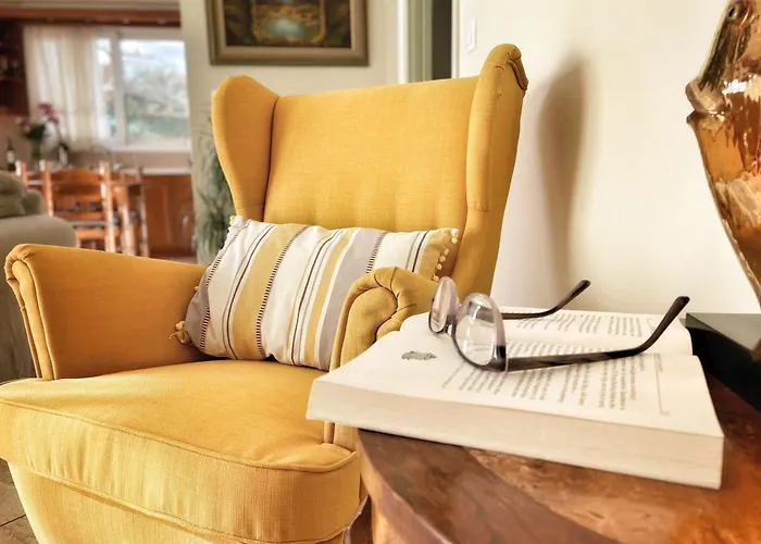 Gardenbnb- Apartment With Garden & Seaview