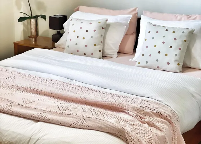 Gardenbnb- Apartment With Garden & Seaview